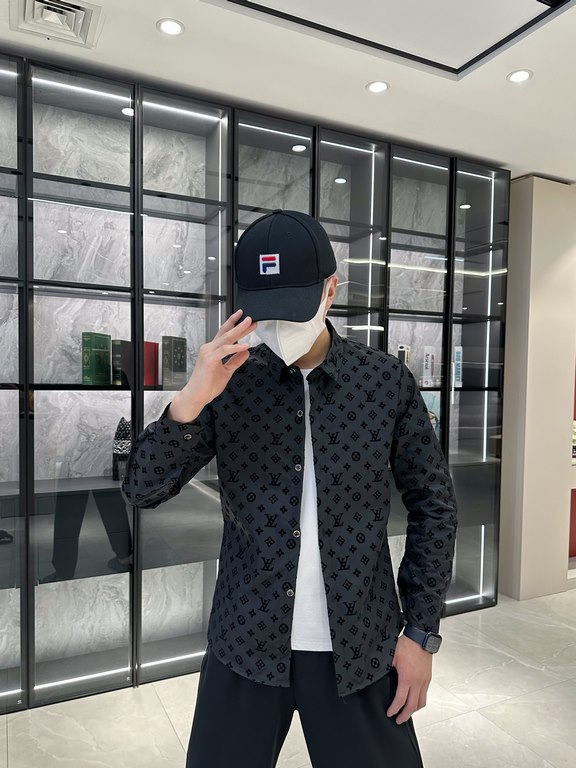 (High-end quality) LV 2022 counter the latest explosion of the shirt shipment Paris counter synchronization sale! Selected Italy    imported customized cotton shirt fabric with the latest plaid design, the chest of the e