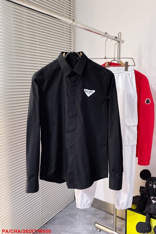 W550 PA  Pra Prada 23SS new men's long-sleeve shirt, high-end version shirt! Counter customized fabric Breathable and comfortable, impeccable details, brand elements design concept, reflecting high quality. Hand feel del