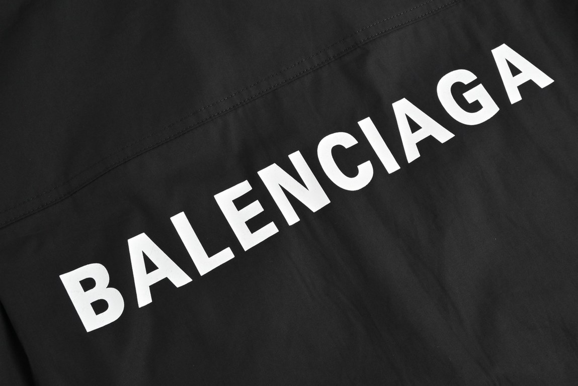 BalenciagaParisian family 23Fw back letter print shirtCustom woven high-density cotton poplin fabric 160 mesh high-density mesh, five colors of paste layer by layer, the lack of a new custom accessories, laser engraved b