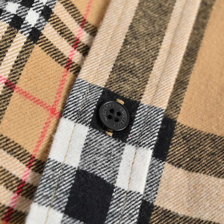 BurberryBurberry Classic Plaid Spliced Flannel ShirtUnbeatable a good sale, customized wool cotton spandex 380g fabric, internal wrapped edge alignment, placket, pockets, shoulders, all the right cut, spend a lot of ener