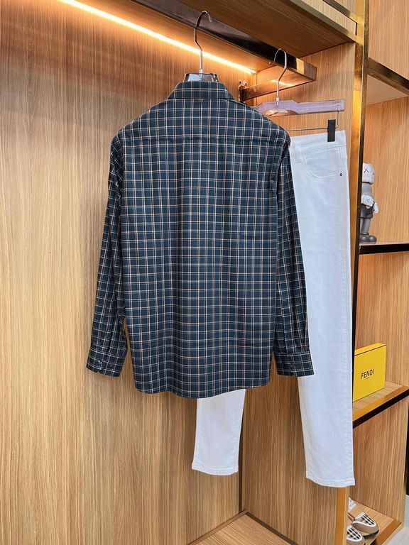 (High version) Burberry casual plaid shirtHas always been an essential item this season A good shirt highlights more than just temperament, counter models Details do unique Burberry shirt is very concerned about the qual