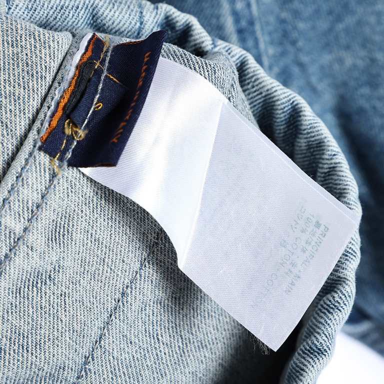 LOUIS VUITTONLouis Vuitton LV 23FW Embossed Pocket Short Sleeve Denim ShirtUsing 480 grams of denim fabric, washed process, with hardware original molded buttons, the use of imported special machines molded embossing eff