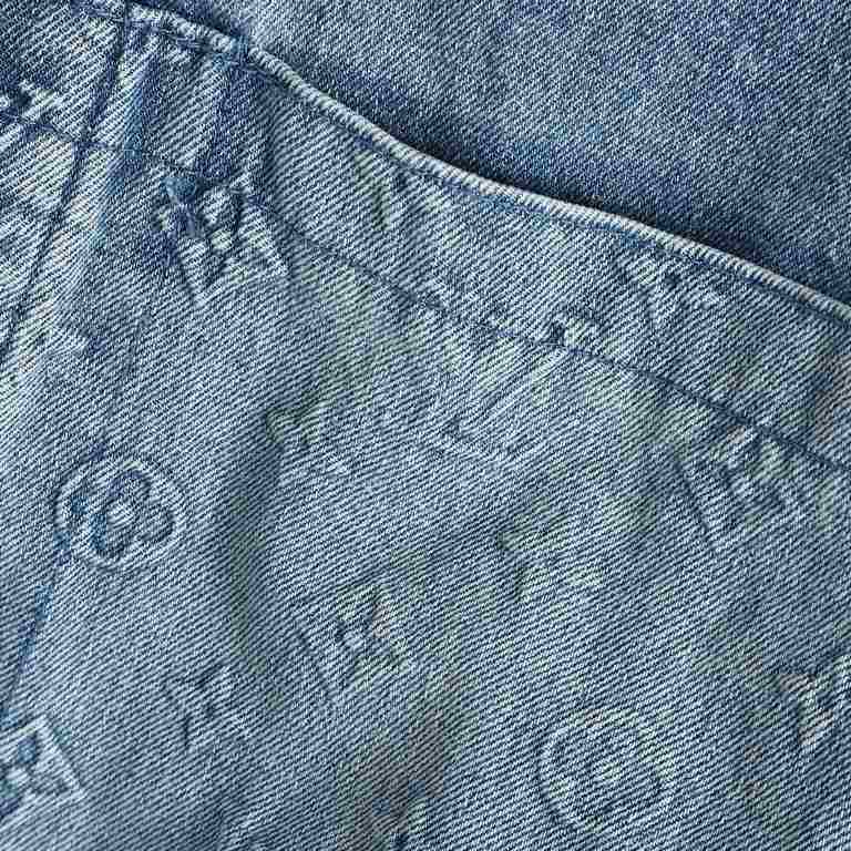 LOUIS VUITTONLouis Vuitton LV 23FW Embossed Pocket Short Sleeve Denim ShirtUsing 480 grams of denim fabric, washed process, with hardware original molded buttons, the use of imported special machines molded embossing eff