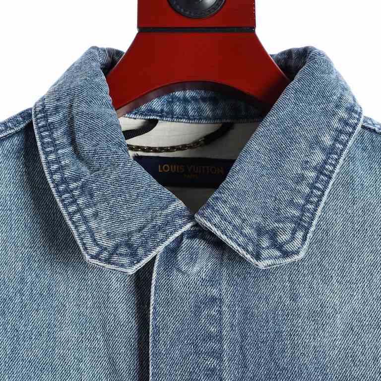 LOUIS VUITTONLouis Vuitton LV 23FW Embossed Pocket Short Sleeve Denim ShirtUsing 480 grams of denim fabric, washed process, with hardware original molded buttons, the use of imported special machines molded embossing eff