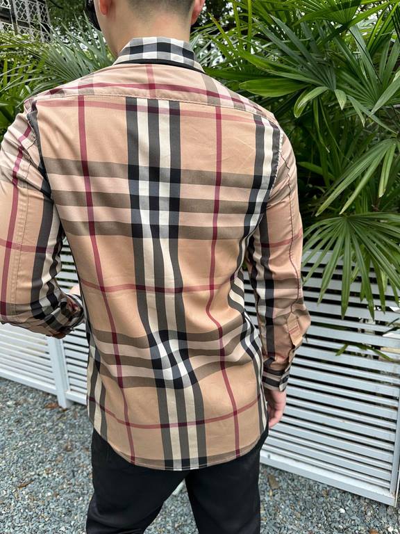 #BurberryBurberry 23Fw New Colorway Large Plaid Shirt On