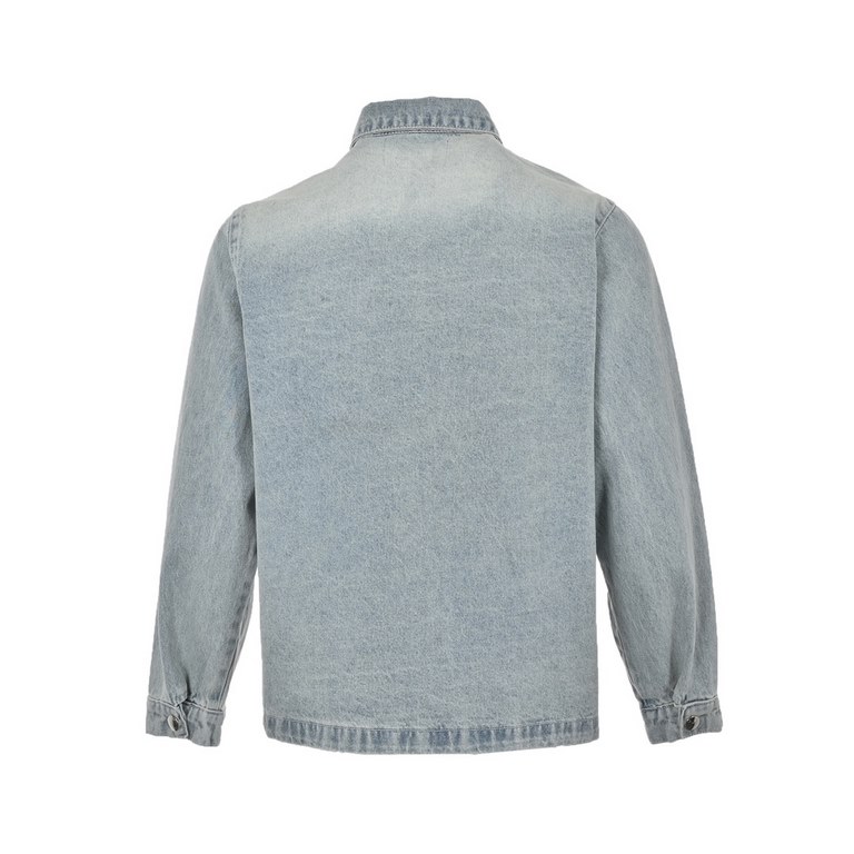 PradaPrada 22Fw triangle label washed denim shirtThis year's latest wash process models purchased in April, adjusting the color tone version of the process cost nearly 10,000, the fabric used is 7 × 7 Sailor Loop Spinnin