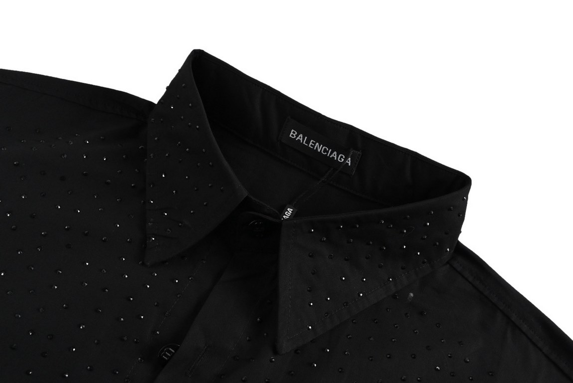 Balenciaga  Balenciaga 23Fw A sky full of stars rhinestone shirtFull of stars Swarovski black diamonds on the body Fabrics imported from Australia 180g day yarn fixed weave high-density stiff fabrics, rhinestones after a