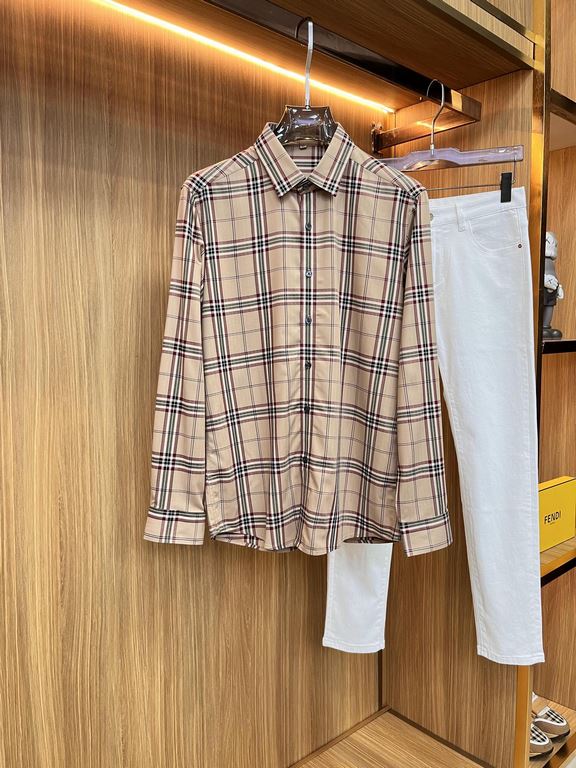 (High version) Burberry casual plaid shirtHas always been an essential item this season A good shirt highlights more than just temperament, counter models Details do unique Burberry shirt is very concerned about the qual