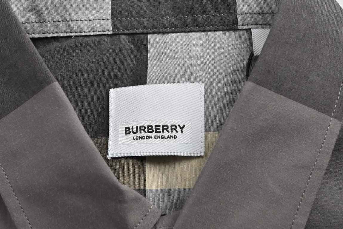 BurberryBurberry Classic Large Plaid ShirtCustomized original consistent 20 count combed cotton single yarn, yarn all custom dyed, finalized weave.Whether it is the size of the plaid line thickness are up to the level of