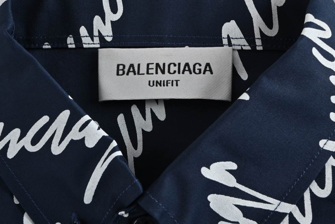 BalenciagaBalenciaga 23Fw Full Print Signature Monogrammed Shirt-White color.The fabric is made of 40s40s combed cotton plain fabric with a gram weight of 145g, the material does not add water soft oil and silicone oil i