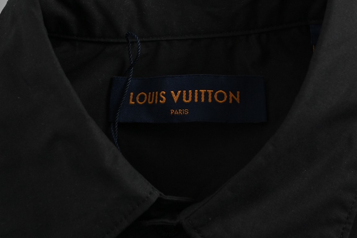 Louis VuittonOpenwork Old Flower Embroidered ShirtUsing the original genuine open mold custom 80 shirt fabric after many open mold test embroidery cut to reach the original version of the same embroidery position than a 