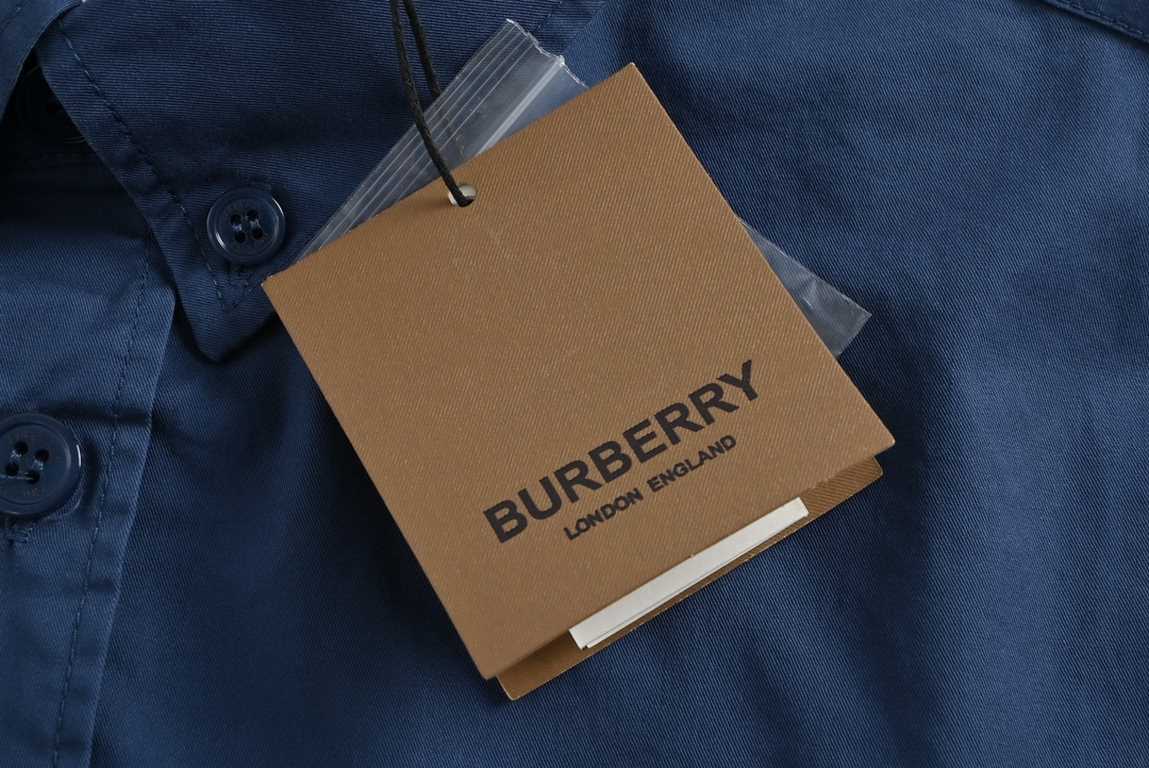 BurberryBurberry 23ss Small Label Embroidered ShirtThe use of cotton twill fabric, garment after dyeing, and then wash with environmentally friendly enzymes (in a certain PH value and temperature of the fabric fiber degr