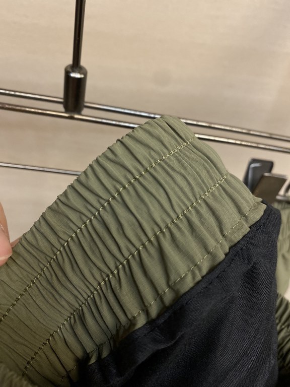 Moncler, Men's Casual Shorts  Quick-drying fabric casual pants, the latest models on the body shape is unbeatable positive!Definitely can close the eyes to collect aThis pants are very versatile, elastic waist, daily wor