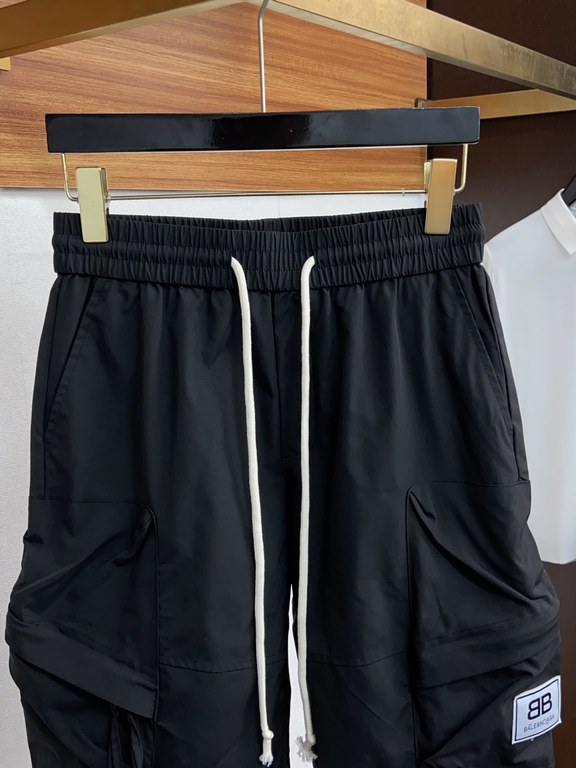 Paris House 2023 spring and summer new casual shorts, the official website synchronization sale, pants body craft design, imported guest accessories, fabric customization, factory products free of inspection! Every detai