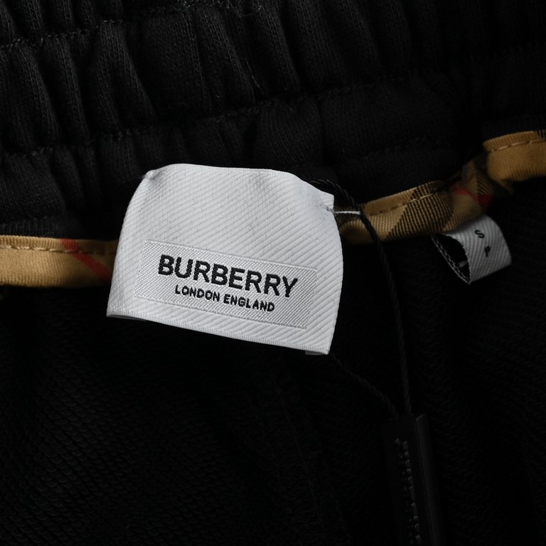 BurberryBurberry 20ss side plaid patchwork shortsCustomized 300g active black cotton fabric, custom weaving and dyeing side plaid fabric, non-market ready-made fabrics, the bottom leg of the flat-turning process neat, fo