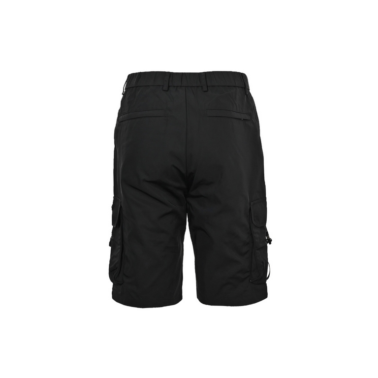 PradaPrada Bermuda nylon side pocket work shortsCustom woven and dyed high-density plain blend fabric The shape of the pants blends workwear style with elegance The sides are matched with hot cut webbing Original 11 cust