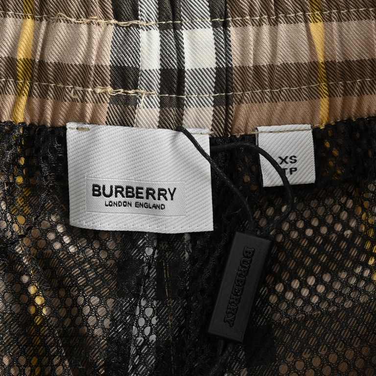 BurberryBurberry 23ss New Colorway Check ShortsFabric original customized, functional twill fabric, ready-to-wear 100% positioning on the strip to the grid, very time-consuming waste, density feel and the original to ach