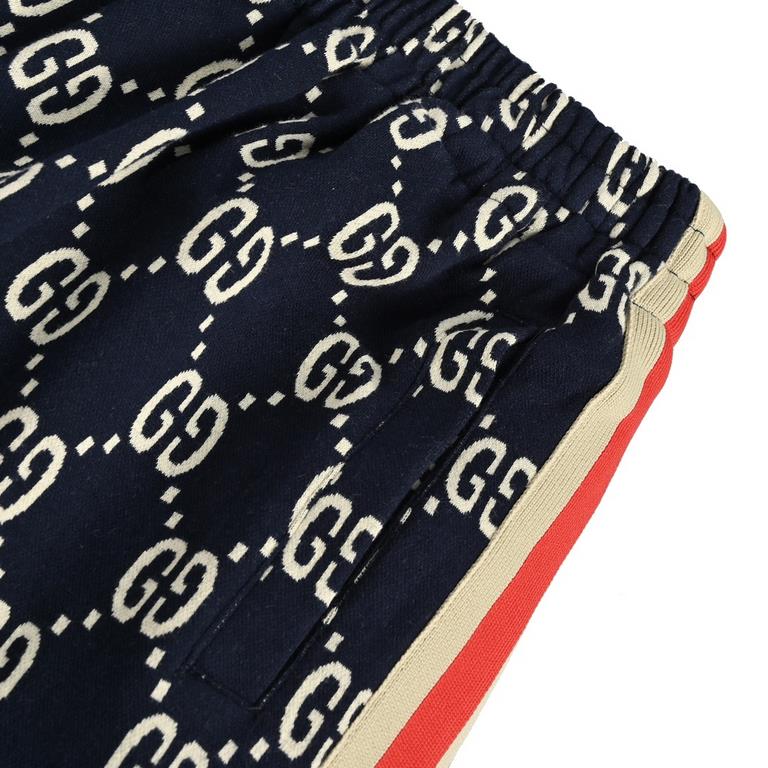 Gucci  Gucci classic all over print jacquard shorts.Original custom cotton jacquard fabric pockets hand-positioned planted all the letters are horizontal and vertical are aligned Set zipper head is heavy specific brushed