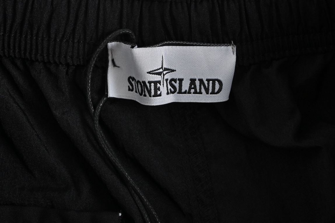 Stone lslandstone island 23ss metallic nylon side double zipper shortsColor ：Black GraySize ：M-XXL