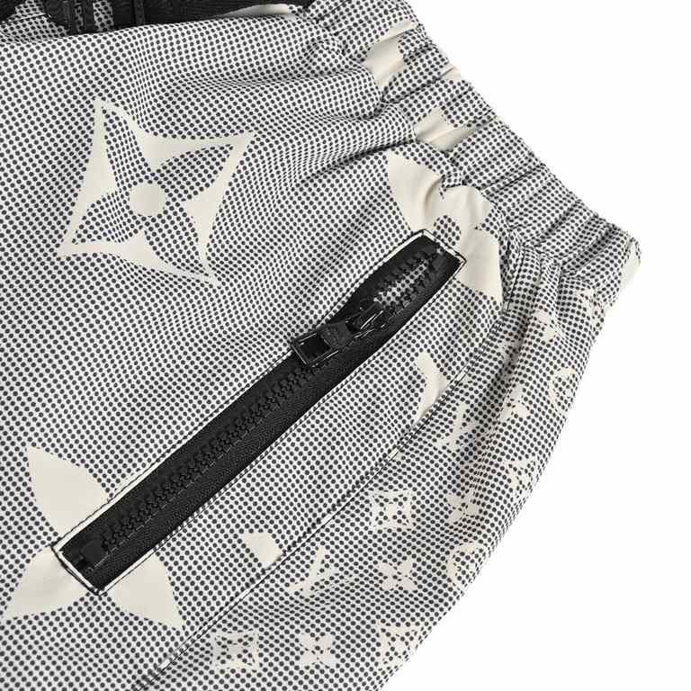 Louis Vuitton 23ss Old Flower Polka Dot ShortsLouis VuittonLouis Vuitton 23ss Old Flower Polka Dot ShortsOriginally purchased, first hit. The fabric is a custom dense spun tech fabric lightweight face that is silky smoot