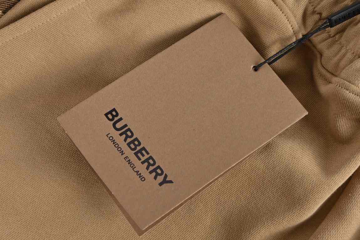 BurberryBurberry 23ss Classic Side Check Patchwork Shorts100% Cotton 380g Towel bottom sweatshirt fabric, 100% reproduction. Side panels in classic colorblocked fabric.Rubberized waterproof label on back pocket, 99% repr