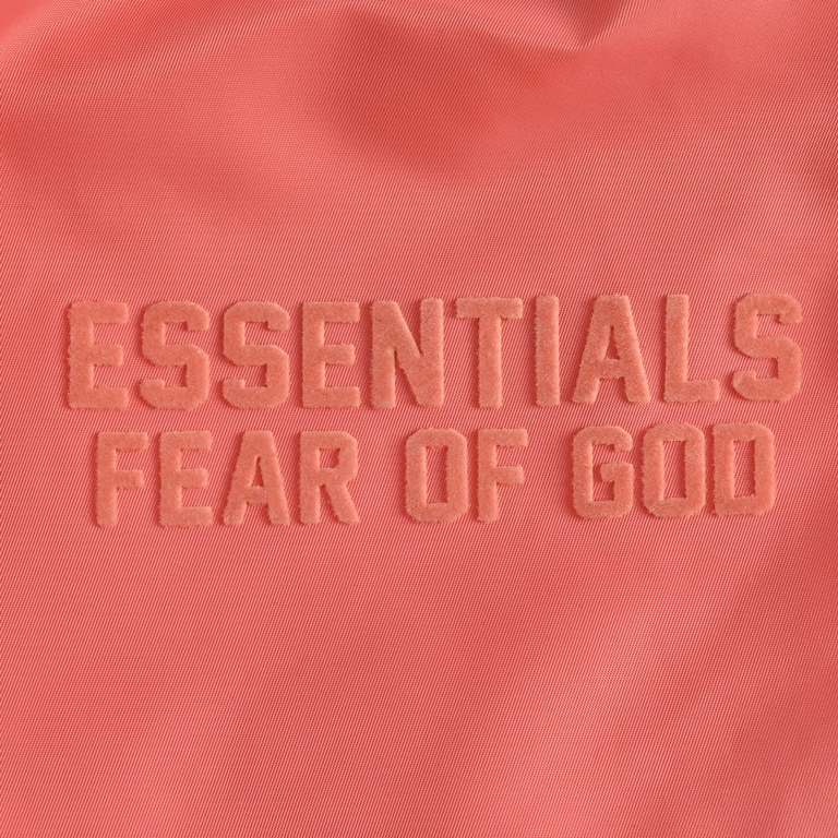 Fear of god High Street Flocked Woven ShortsFOG ESSentials. The eighth season of the new woven nylon flocking American small shorts, fabrics are made of nylon, loose version of the summer wearing sports without a sense o