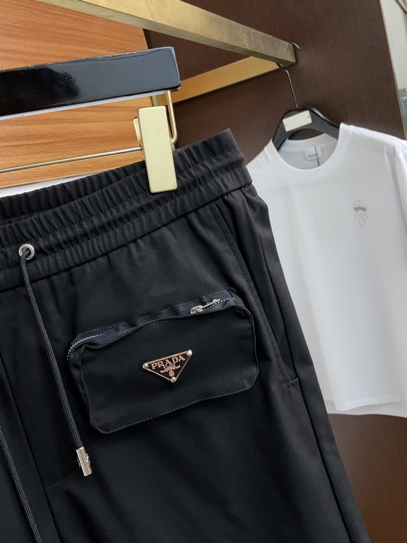 Prada casual shorts spring new original single counter casual pants, luxury classic brand original LOGO accessories counter hot models body wear very comfortable low-profile no loss of luxury wear out very high grade pan