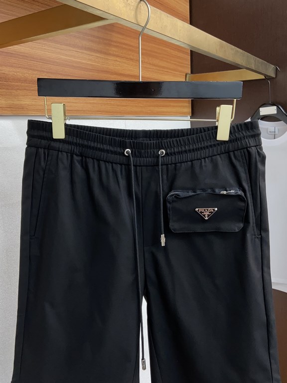 Prada casual shorts spring new original single counter casual pants, luxury classic brand original LOGO accessories counter hot models body wear very comfortable low-profile no loss of luxury wear out very high grade pan