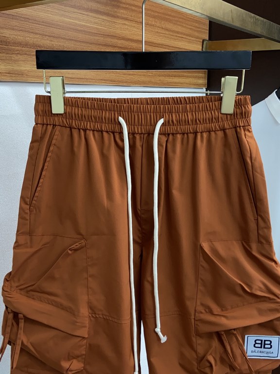 Paris House 2023 spring and summer new casual shorts, the official website synchronization sale, pants body craft design, imported guest accessories, fabric customization, factory products free of inspection! Every detai