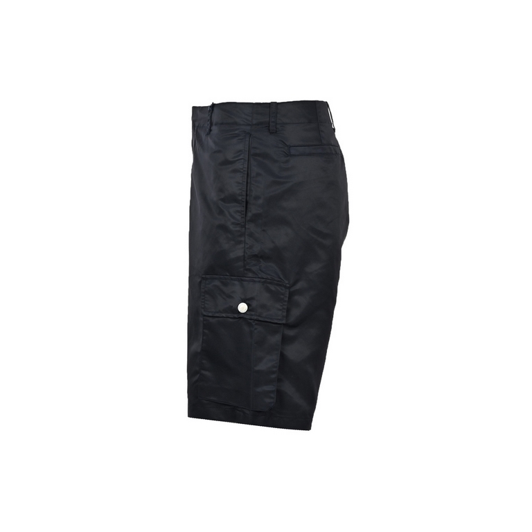 PRADAPrada Envelope Double Pocket Nylon ShortsThe original 1w  purchased into the development, fixed weaving regeneration yarn full nylon, with wear resistance and heat resistance advantages, in response to the global is