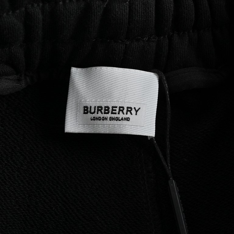 BurberryBurberry 23ss Pocket Tag ShortsAnother Burberry item that you have to have this summer!It's the most popular item in the Burberry shorts!Dry and breathable. Durable and perfect !!!! A rare classic shorts, like th