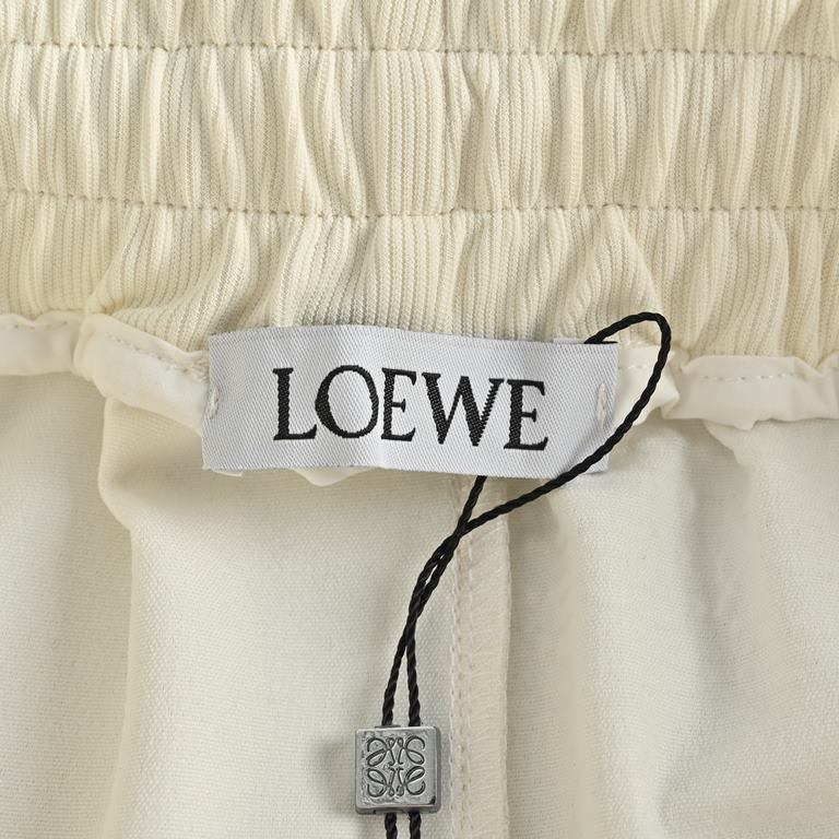 LoeweLoewe 23ss Basic Willow Studded ShortsThe fabric is woven and dyed to order, from 3,000 meters per color, exclusively for Loewe! Side seam process requires a special machine, which also makes the production threshol