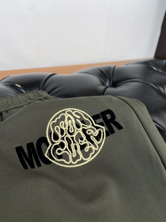 Monkou 23 summer new letter embroidery sports casual shorts, very brand representative ace shorts! Extremely design sense of sportswear, is undoubtedly the most most worthy of the hands of the single product ......Guest 