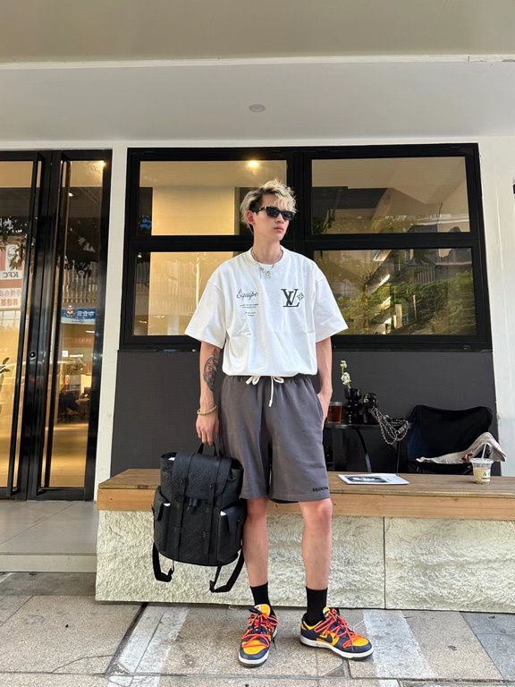 #BalenciagaBalenciaga 23ss Embossed Letter Logo Basic Shorts Top