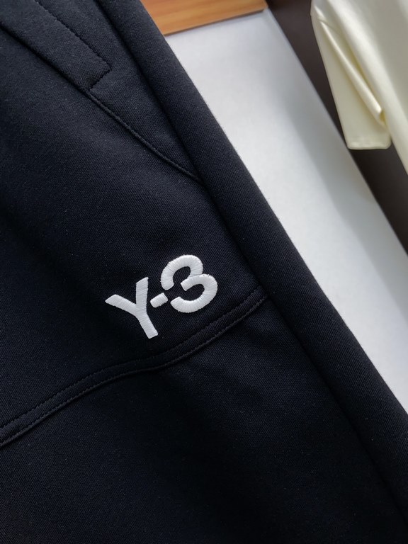 Y-3 2023 spring and summer new casual shorts, official website synchronization sale, pants craft design, imported guest accessories, fabric customization, OEM production inspection-free! Every detail to the extreme, the 