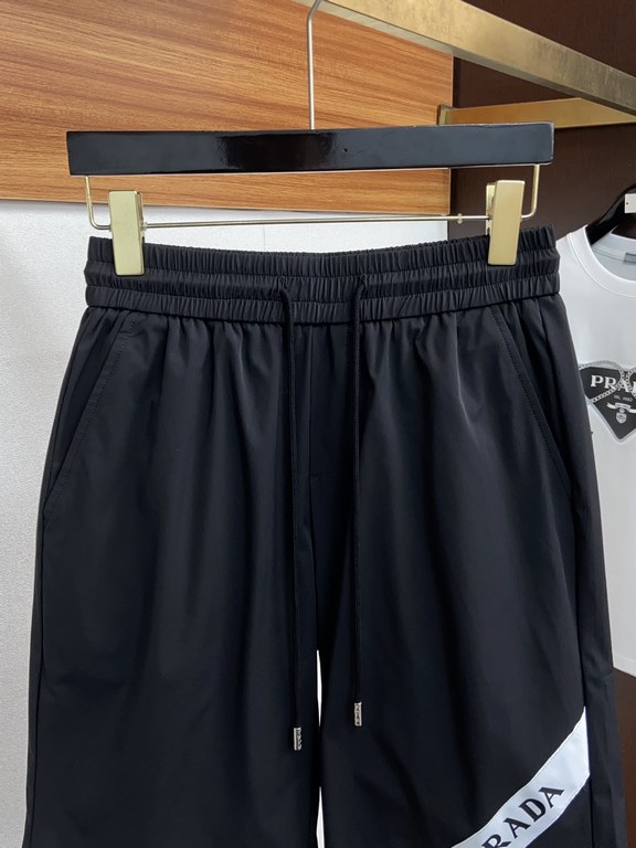 Prada 2023 spring and summer new casual shorts, the official website synchronization sale, pants craft design, imported guest accessories, fabric customization, factory production inspection-free! Every detail to the ext