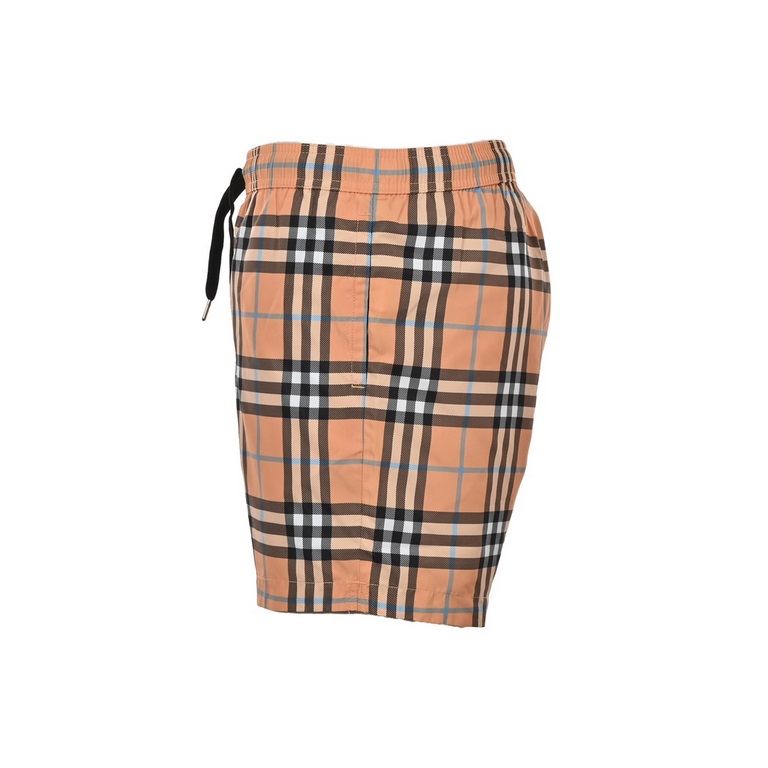 BurberryBurberry striped plaid beach shortsSummer channel limited beach shorts, custom striped fabric as the finishing touch of the entire pants, more personality senior, loose wide leg pants version, on the body in seco