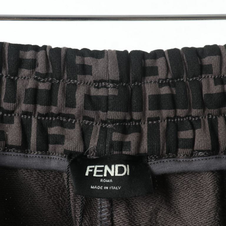 FendiFendi FD full print double F shortsLow-key luxury, FD classic elements, casual and comfortable on the body, the body of the same color without color difference, the labor cost is expensive.Classic full width logo pi