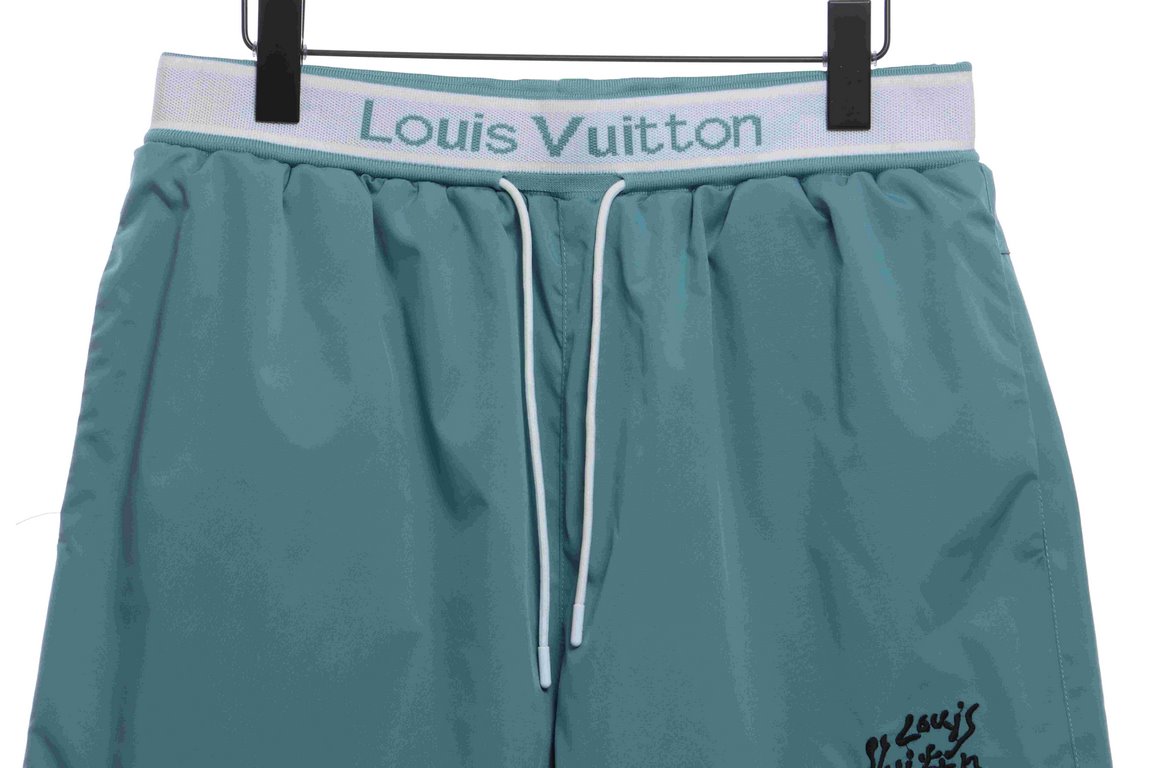 Louis vuitton louis vuitton lv 2023 hammer tool embroidered shorts greenWaist custom threaded lining mesh lining custom hardware, more personalized senior, loose wide-legged pants version, on the body in seconds into lon