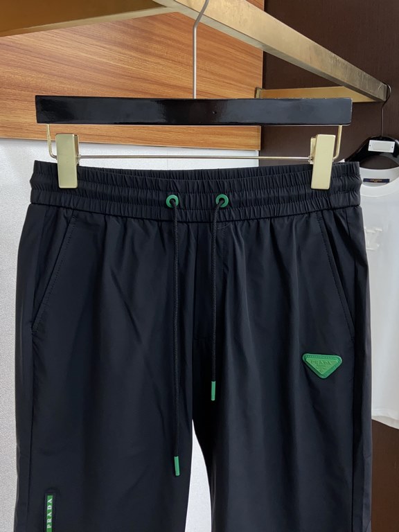 Prada 2023 new shorts, classic green triangle label   small leather tag decoration Customized super-soft quick-drying fabric Soft skin-friendly and delicate. Meticulous workmanship and moderate thickness. Unisex style, f