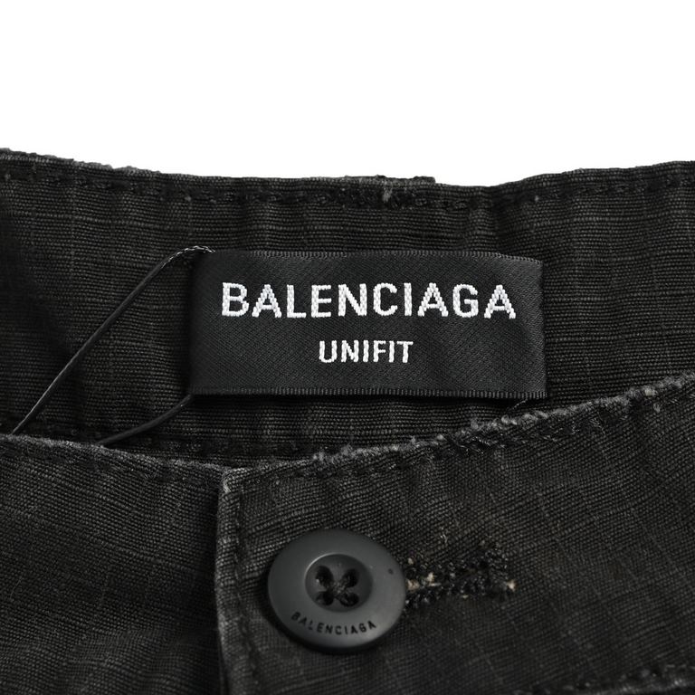 BalenciagaBalenciaga 23ss Washed Workwear Pocket ShortsWoven 0.70.7 thickened square fabric, garment washed and damaged, garment washed and damaged, hand-positioned airbrush bayonet, brand new customized hardware accesso