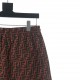 FendiFendi FD full print double F shortsLow-key luxury, FD classic elements, casual and comfortable on the body, the body of the same color without color difference, the labor cost is expensive.Classic full width logo pi