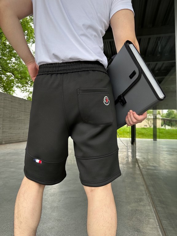 #MonclerMoncler Back Pocket Logo Shorts Up