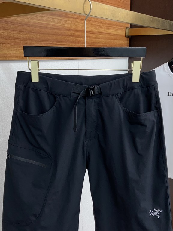 Heavyweight Beginner ARCTERYX summer men's lightweight quick-drying sports shortsA fashionable favorite for the outdoors, Beginner's never misses a style, and these Motus shorts combine advanced design, materials, and fi