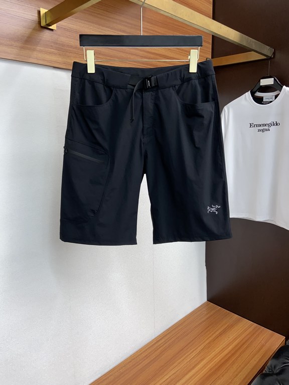 Heavyweight Beginner ARCTERYX summer men's lightweight quick-drying sports shortsA fashionable favorite for the outdoors, Beginner's never misses a style, and these Motus shorts combine advanced design, materials, and fi