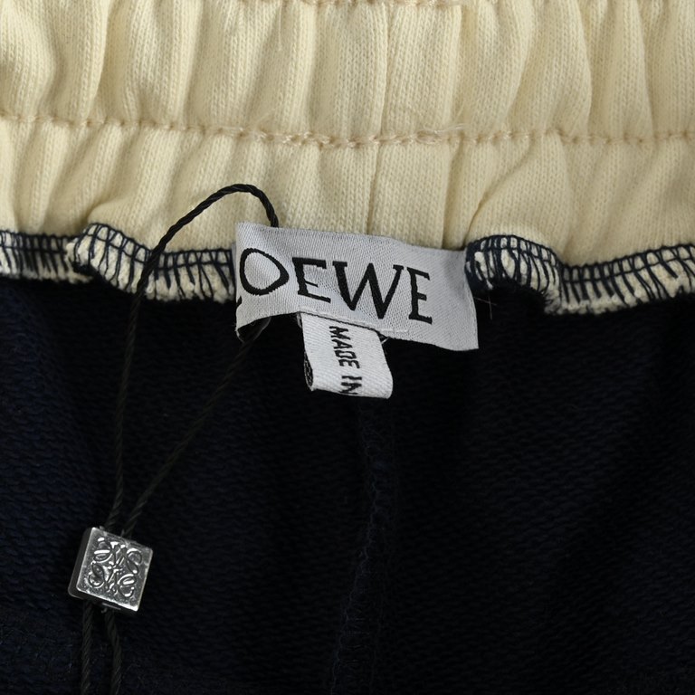 LoeweLoewe 23ss Totoro Embroidery Patchwork ShortsLining fully wrapped with stripes Embroidery using 100,000 stitches Embroidery delicate and full embroidery No unnecessary threads and threads Loewe shorts Loewe spliced 