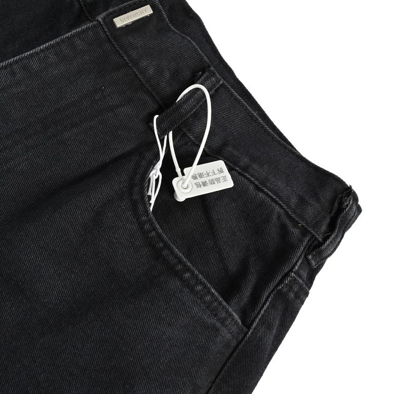 GIVENCHYGivenchy 23ss Zipper Denim ShortsThis year's newest jeans are a combination of vintage washed style and high street fit.The fabric is made of pure cotton selvage 13A denim, smooth and comfortable, thick and drape