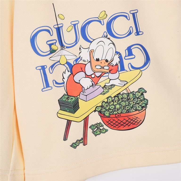 GucciGucci 23Fw summer new cartoon dollars Donald Duck print shortsDigital direct injection counter newCustomized 400 grams of the same vat-dyed cotton fabrics feel very comfortableThreaded fixed weaving and dyeing witho