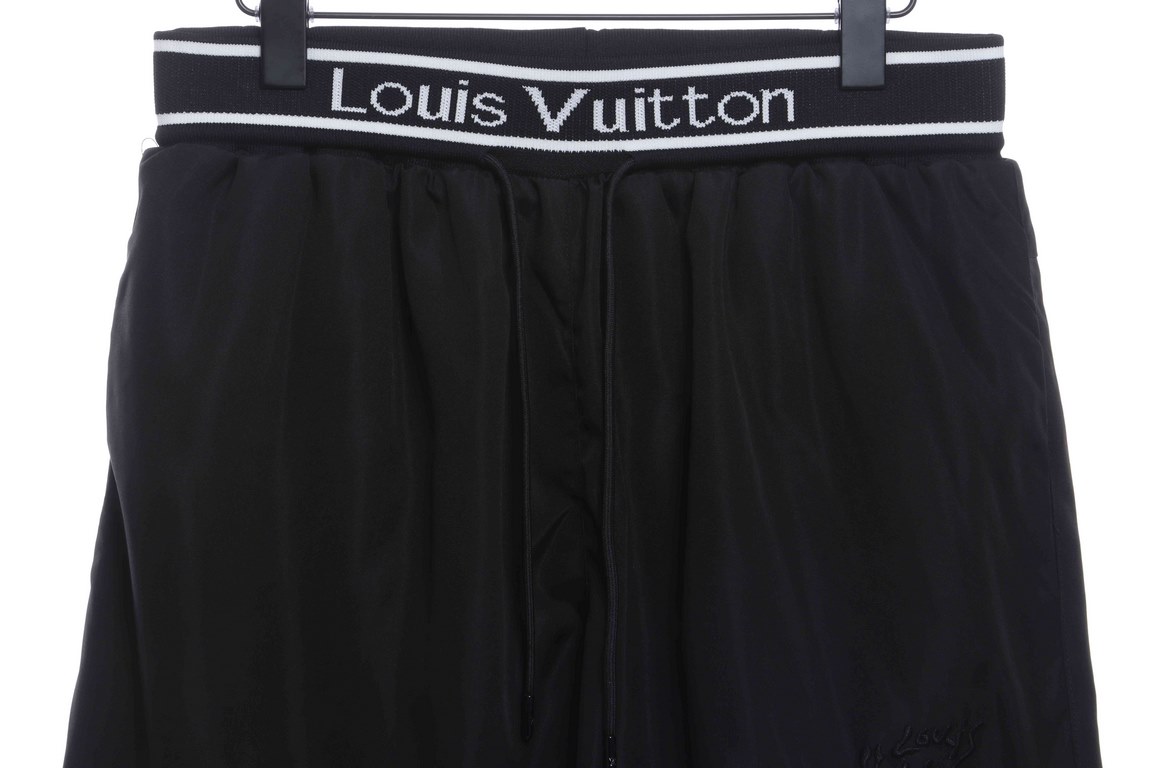 Louis vuitton louis vuitton lv 2023 hammer tool embroidered shorts blackWaist custom threaded lining mesh lining custom hardware, more personalized senior, loose wide-legged pants version, on the body into long legs, sof