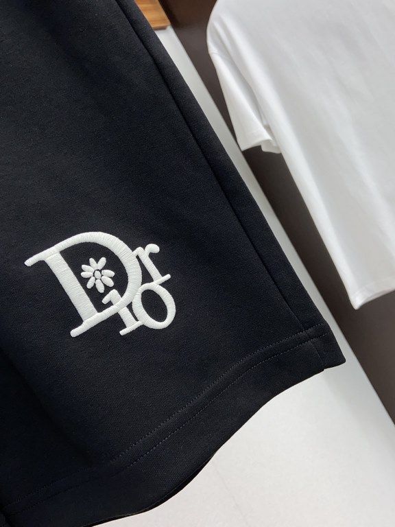 Dior 2023 spring and summer new casual shorts, the official website synchronization sale, pants craft design, imported guest accessories, fabric customization, factory production inspection-free! Every detail to the extr